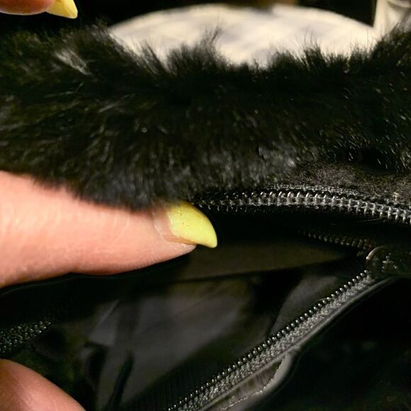 Jeanne Lottie Faux Fur Hand Bag - Picture 12 of 13